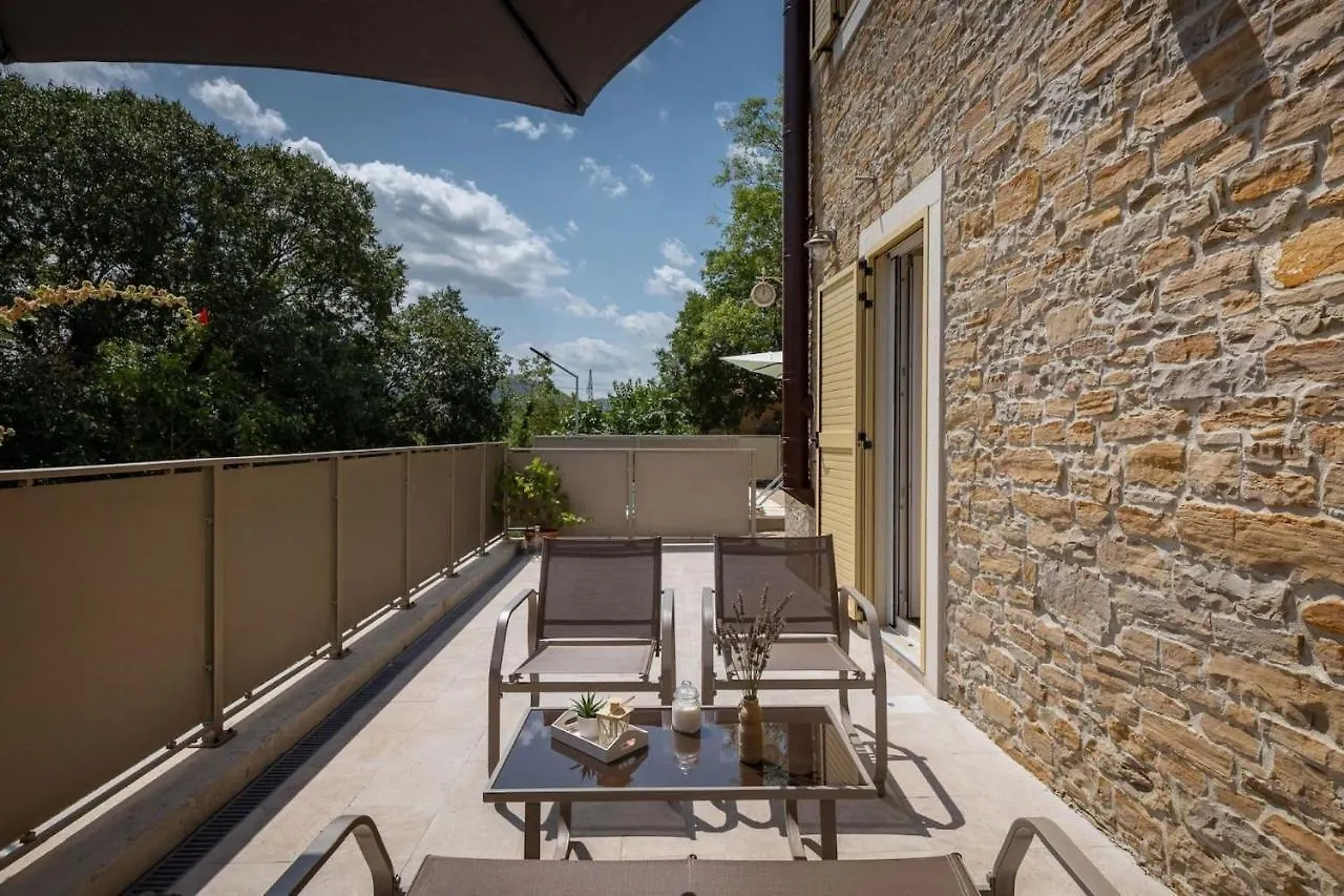 Rustic Villa Casa Mavretici With Pool In Motovun Livade
