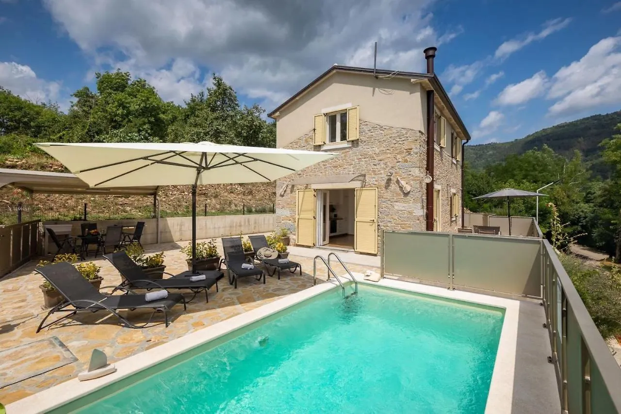 Rustic Villa Casa Mavretici With Pool In Motovun Livade Croatia